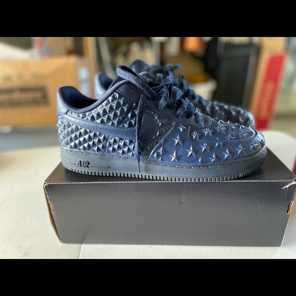 NIKE AIR FORCE 1 LV8 VT